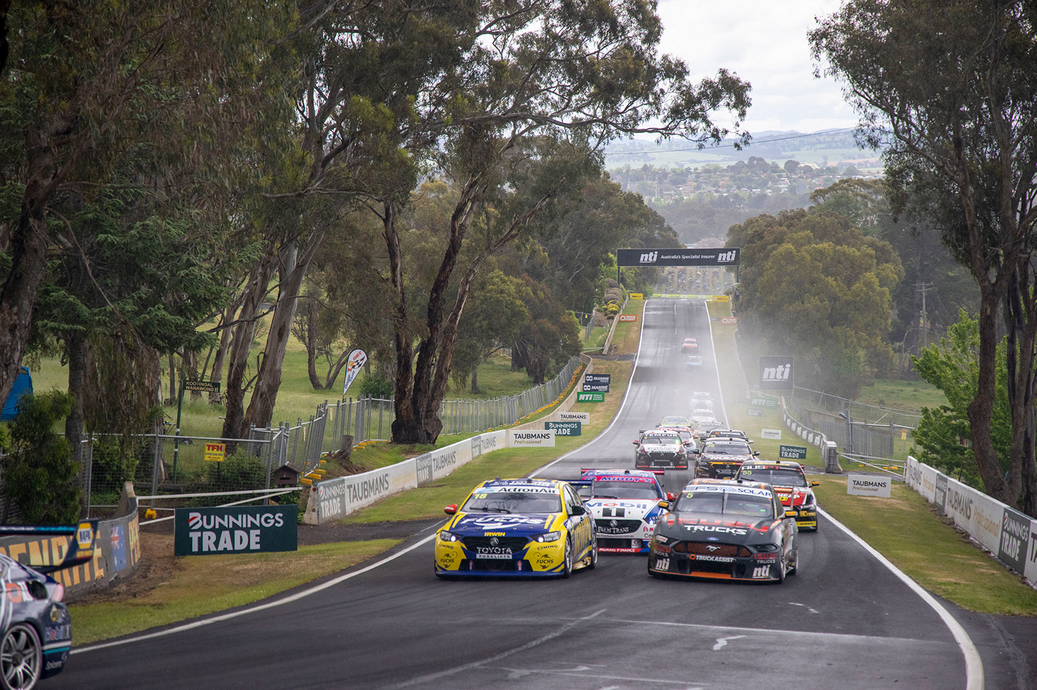 Реальная трасса. Bathurst Mount Panorama. Mount Panorama трасса. Bathrust Mount Panorama. Маунт панорама без машин.